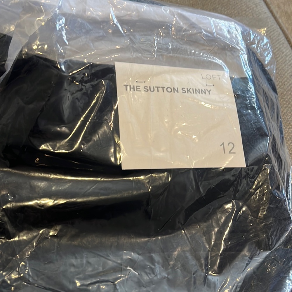 Ann Taylor Loft Sutton skinny black velvet pants new with tags size 12